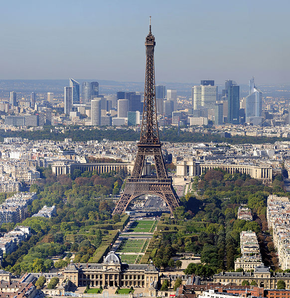 Чуждестранни инвеститори вдигнаха цените на луксозните имоти в Париж